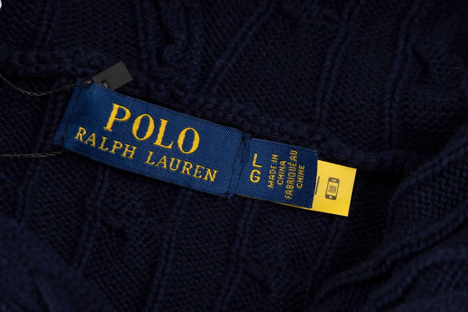 P236 #R84 RALPH LAUREN Six-color classic hooded twist pullover sweater with high-density LOGO embroidery on the chest and original custom-made tag accessories. Made of pure cotton yarn, pure cotton is skin-friendly and comfortable, small label war horse embroidered twist hooded sweater 🐎 high quality, follow the blogger to learn how to wear it! Let’s buy a Ralph Lauren cable sweater. It’s a super hard-to-find series after it became popular. It’s hard to find one on the official website. It’s simple and practical to wear, with a lazy and loose feel. The thickened fabric has more texture, feels soft and delicate, and has a loose fit. Whether worn alone or layered, you can wear different styles of fashion with just one piece!   Size: S M L